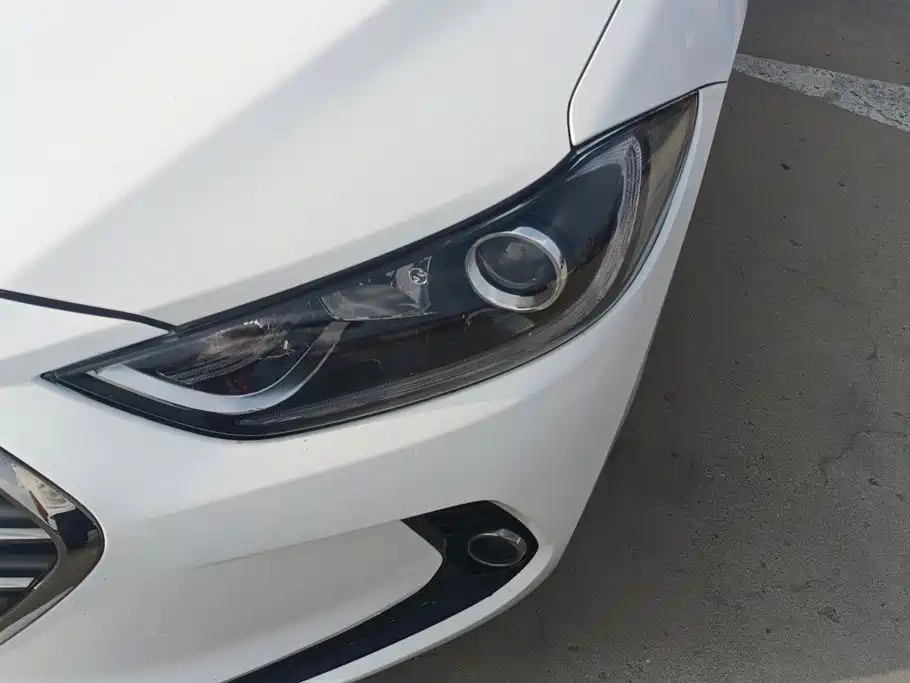 Hyundai Elantra 2022