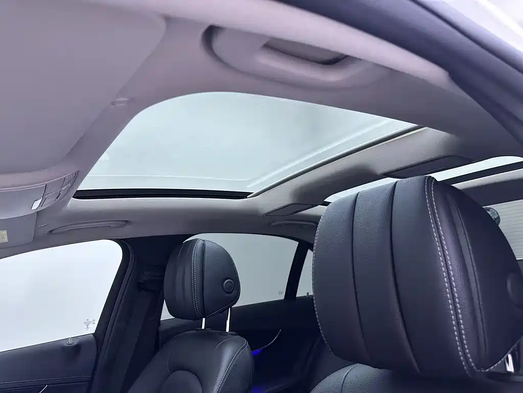 Mercedes-Benz C-Class 2022 — фото 8