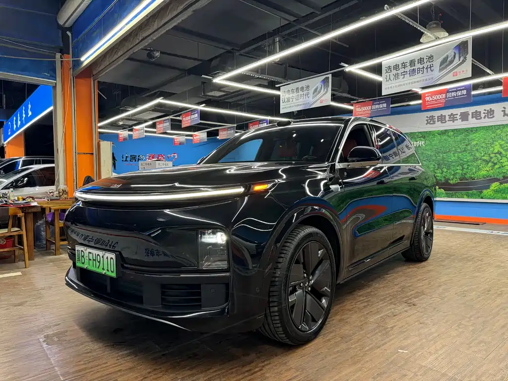 Li Auto Li L8 2025