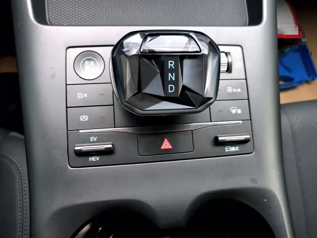 BYD Qin PLUS 2025 — фото 14