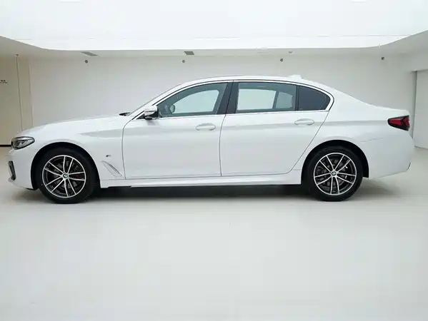 BMW 5 Series 2022
