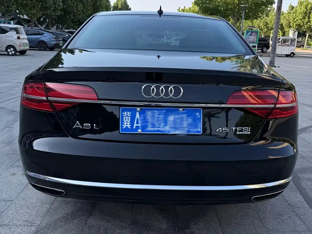 Audi A8 2014