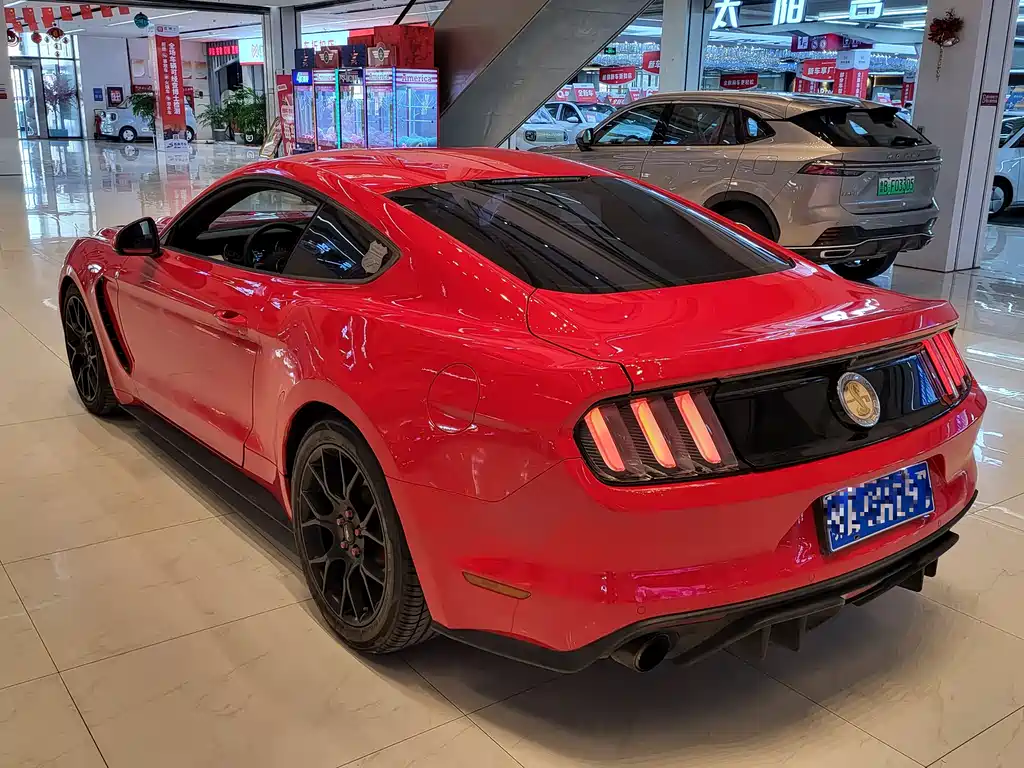 Ford Mustang 2016 — фото 12