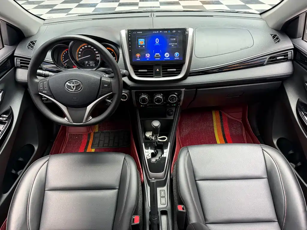 Toyota Yaris L 2022 — фото 9