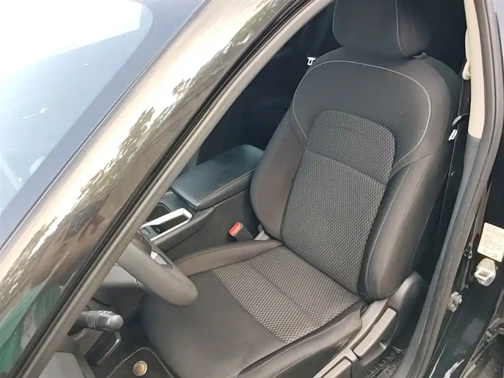 Nissan Sylphy 2019 — фото 15
