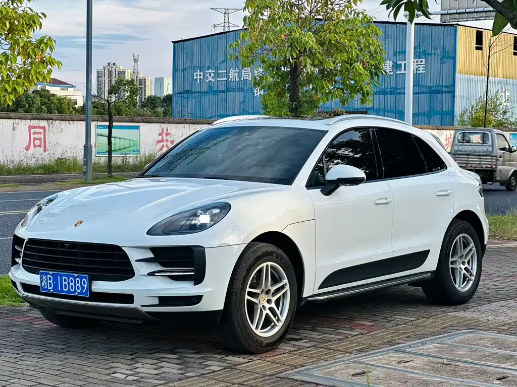 Porsche Macan 2021 — фото 1