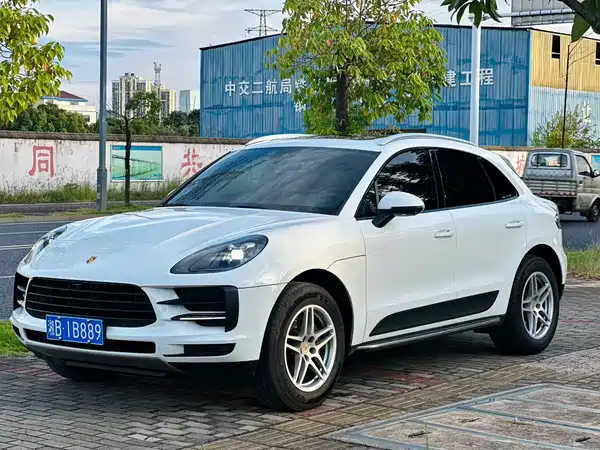 Porsche Macan 2021