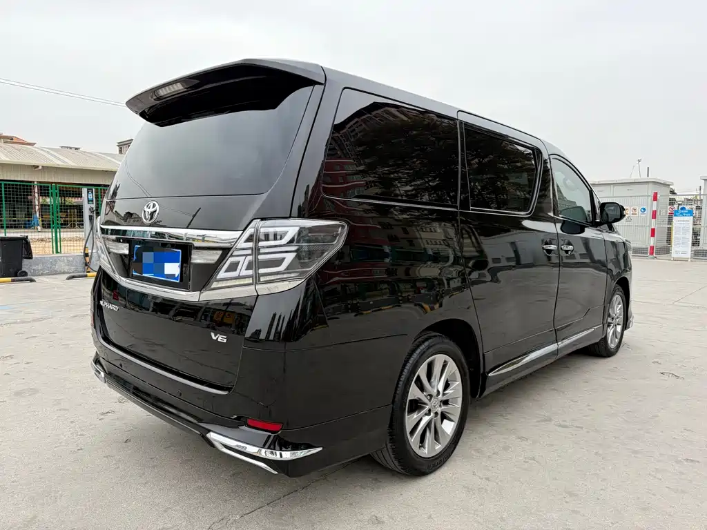 Toyota Alphard 2014 — фото 11