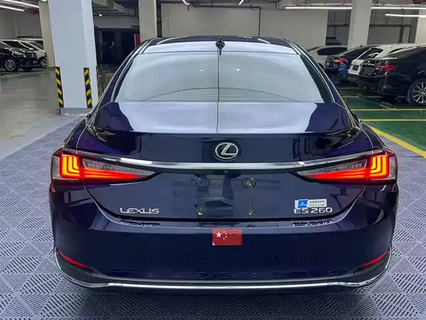 Lexus ES 2018