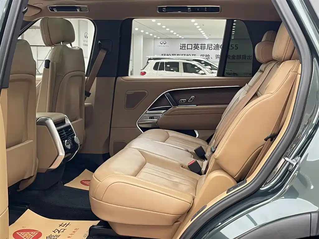 Land Rover Range Rover 2023 — фото 13