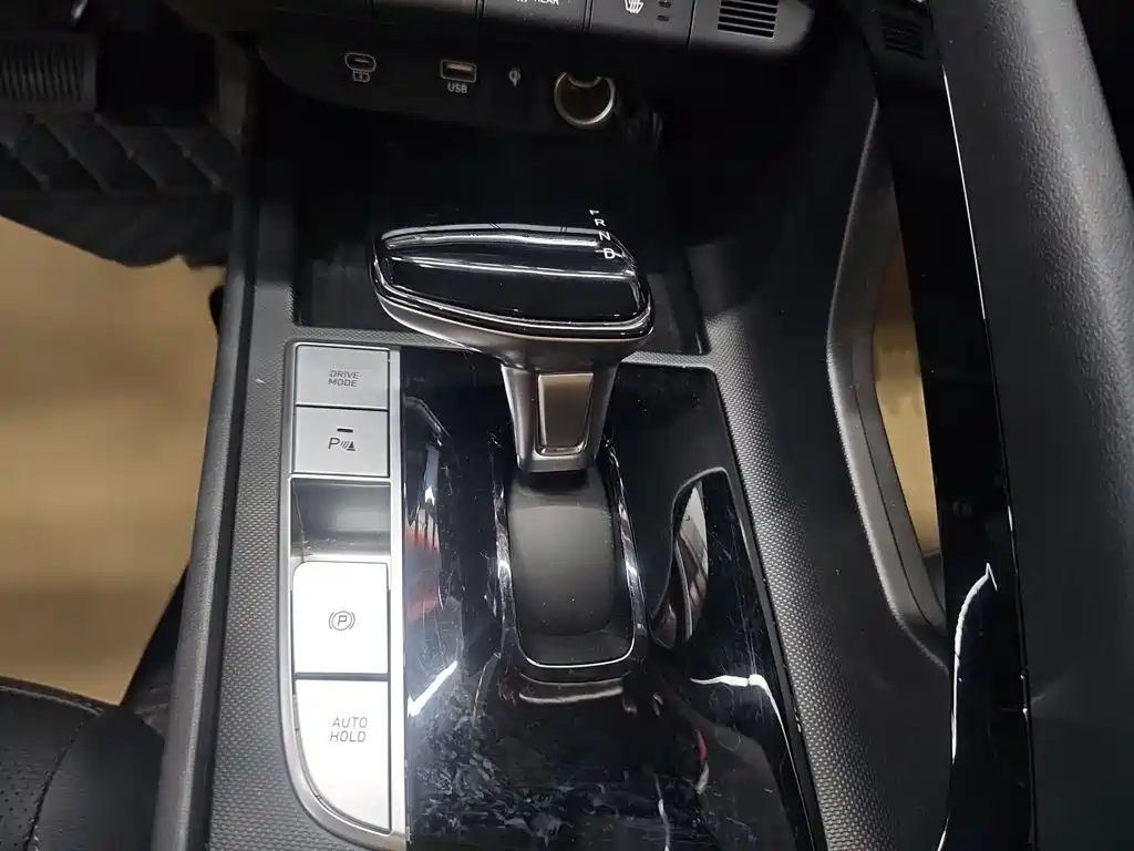 Hyundai Elantra 2025
