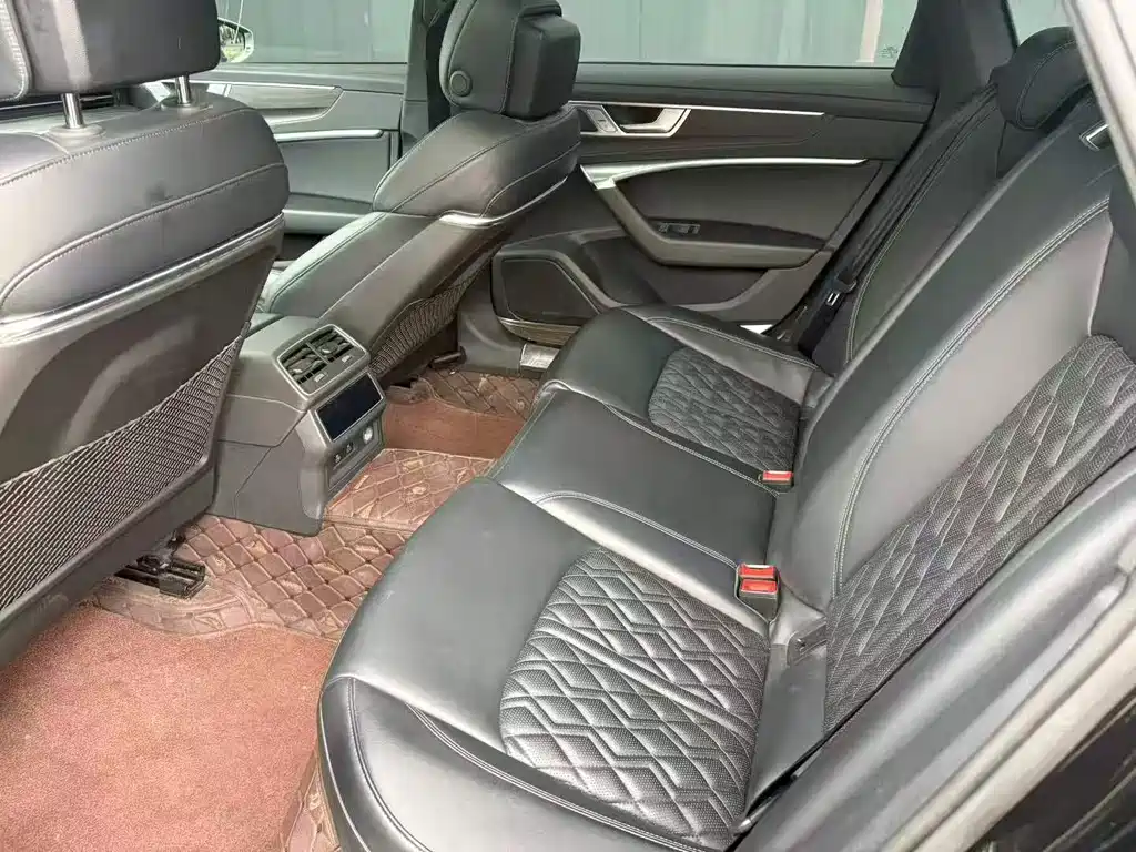Audi A6L 2025