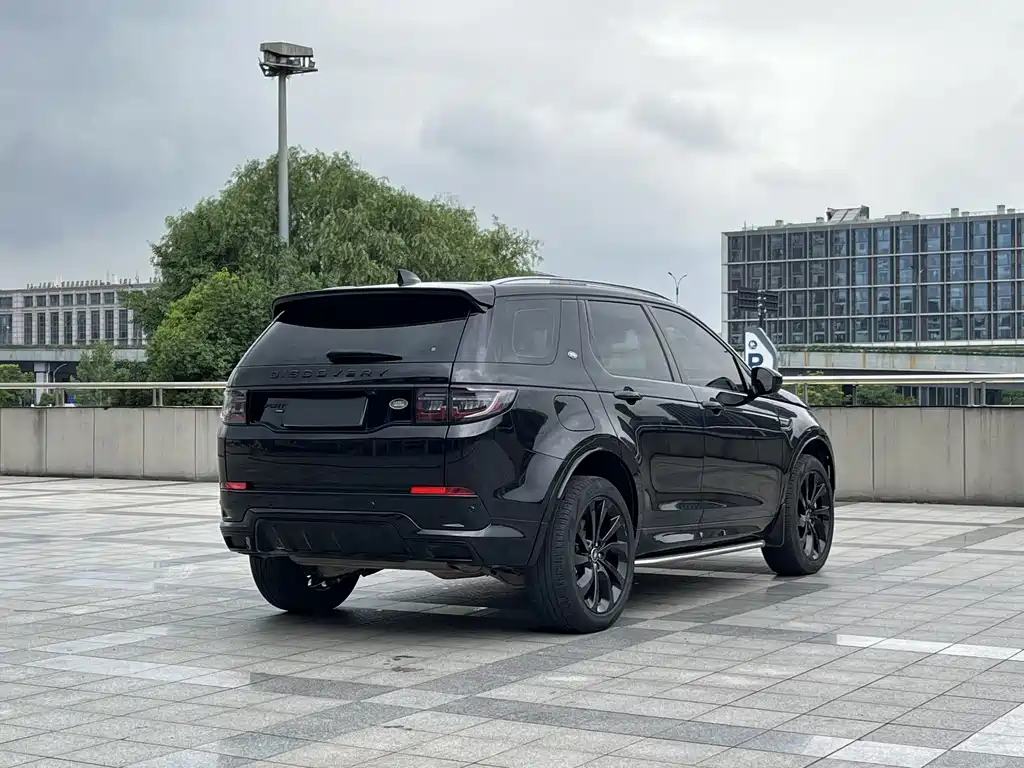 Land Rover Discovery Sport 2023 — фото 16