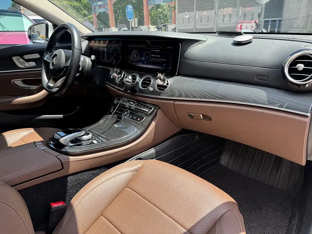 Mercedes-Benz E-Class 2018 — фото 11