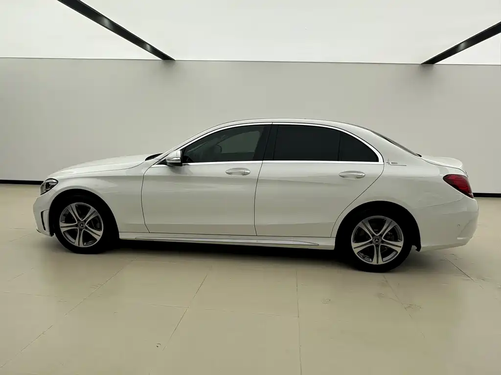 Mercedes-Benz C-Class 2020 — фото 7