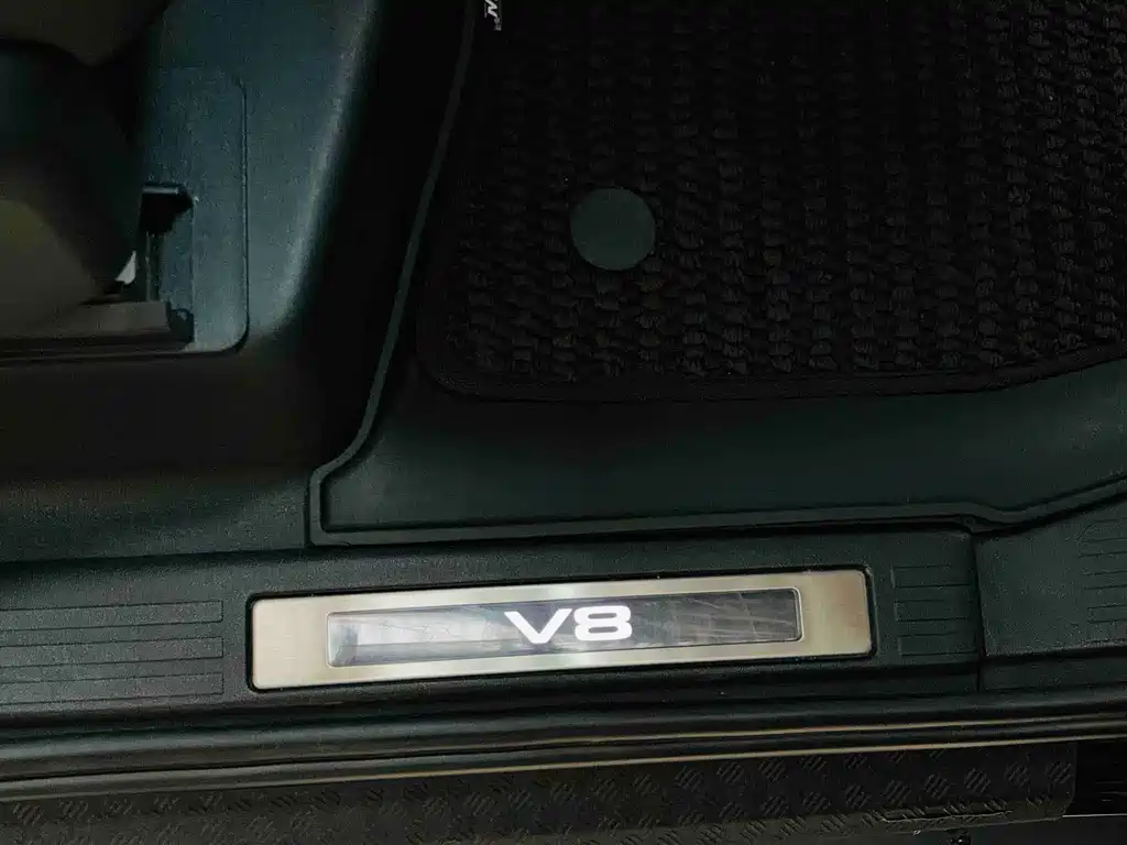 Land Rover Defender 2023 — фото 18