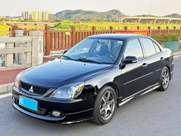 Mitsubishi LANCER 2012