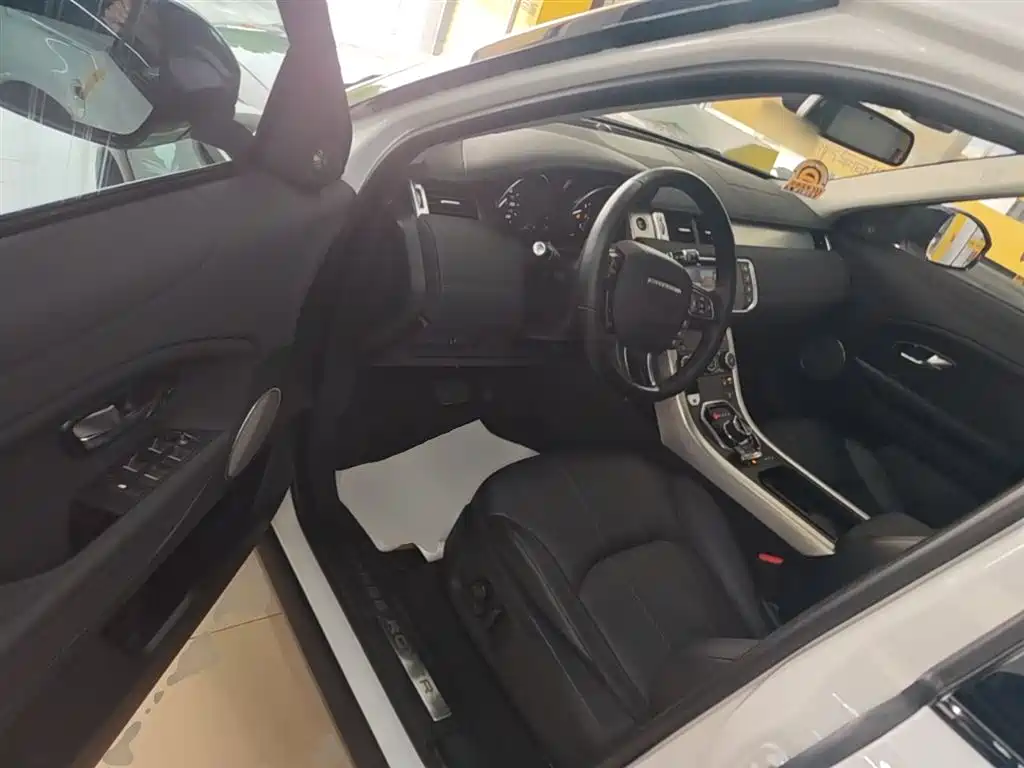 Land Rover Evoque 2017 — фото 16