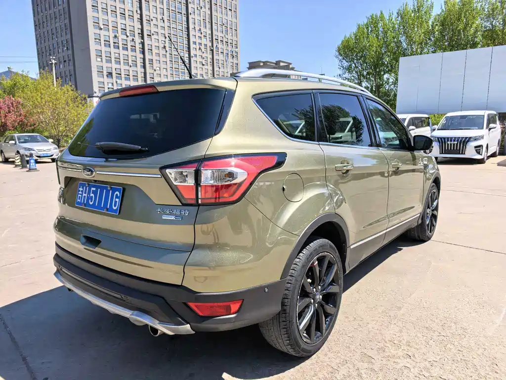Ford Kuga 2017 — фото 9