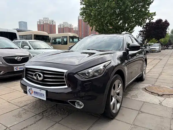 Infiniti QX70 2013