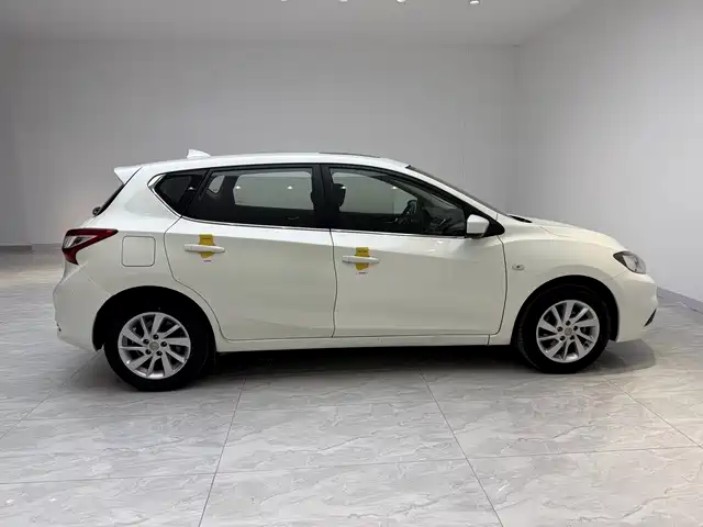 Nissan Tiida 2017 — фото 8