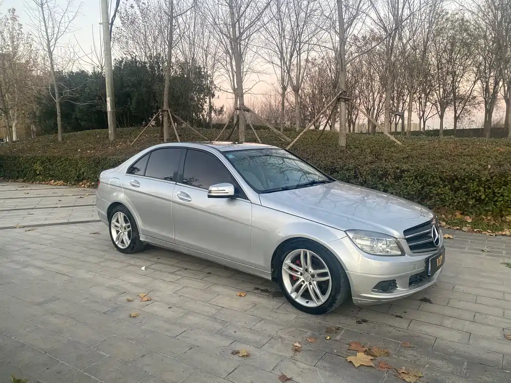 Mercedes-Benz C-Class 2010 — фото 14