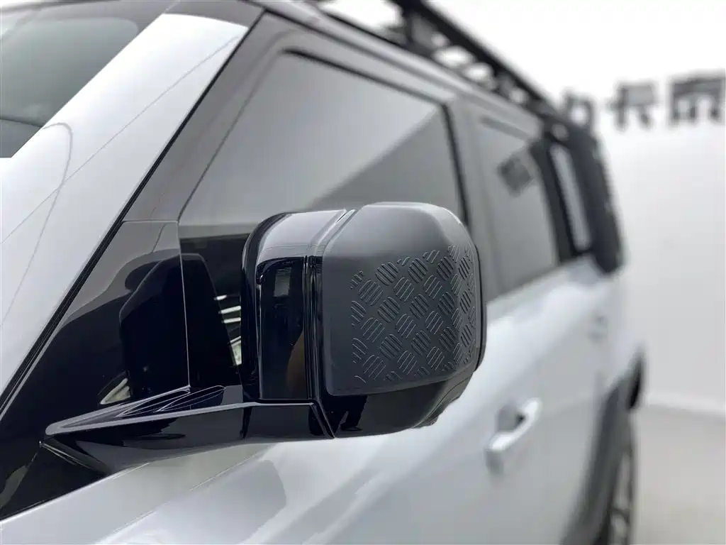 Land Rover Defender 2023 — фото 27