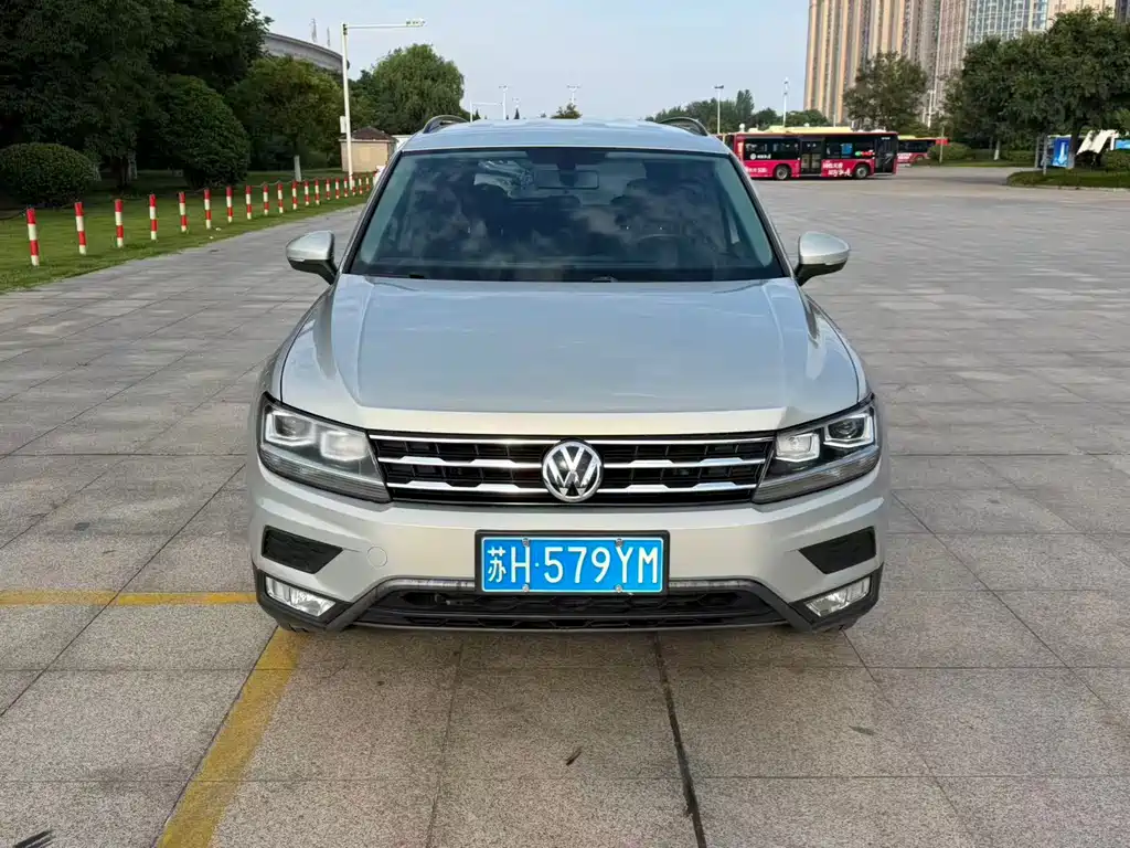 Volkswagen Tiguan L 2017 — фото 2