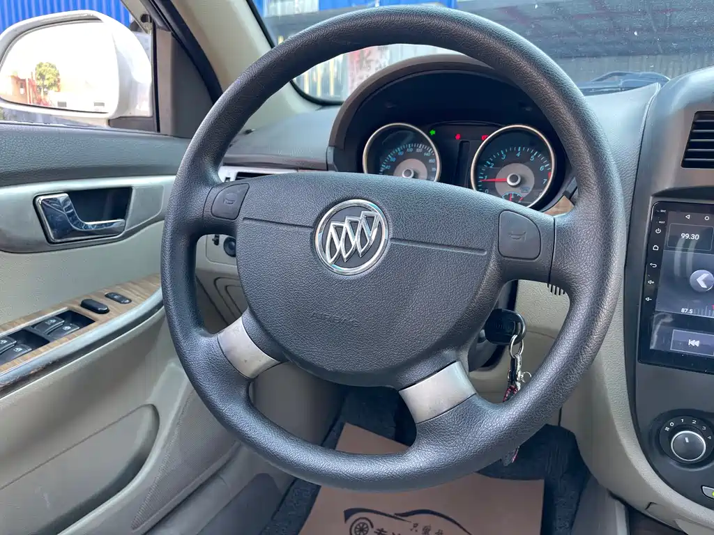 Buick Excelle 2015 — фото 10