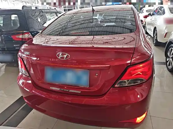 Hyundai Accent 2014
