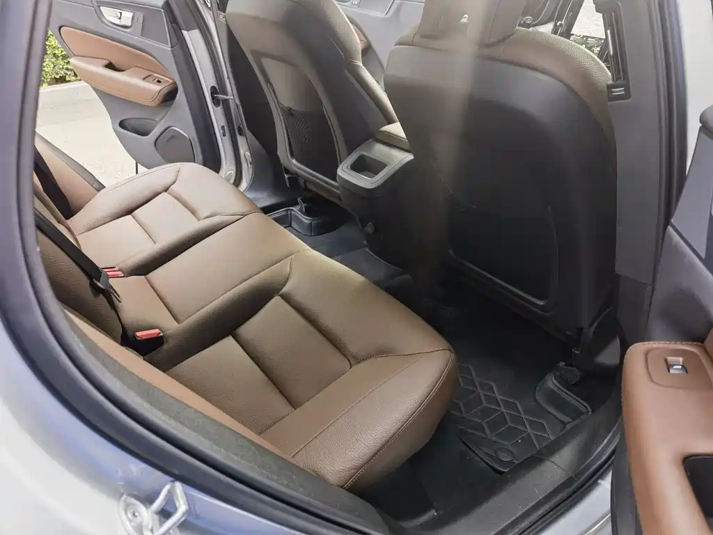 Volvo XC60 2024 — фото 10