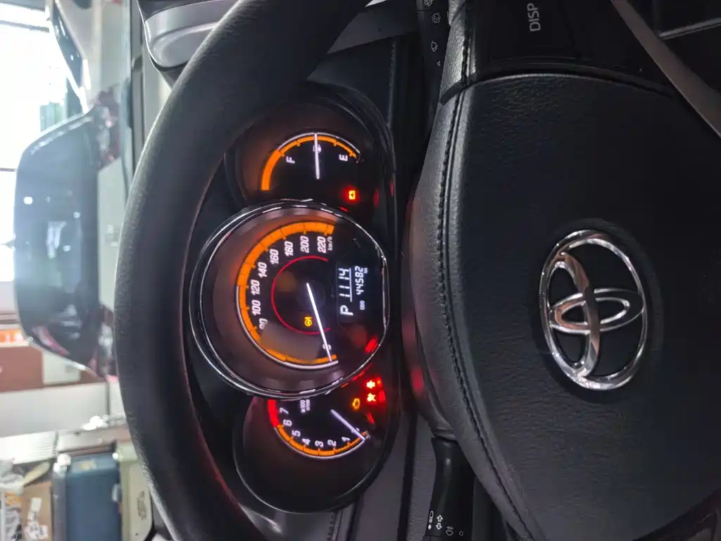 Toyota Yaris L 2022 — фото 4