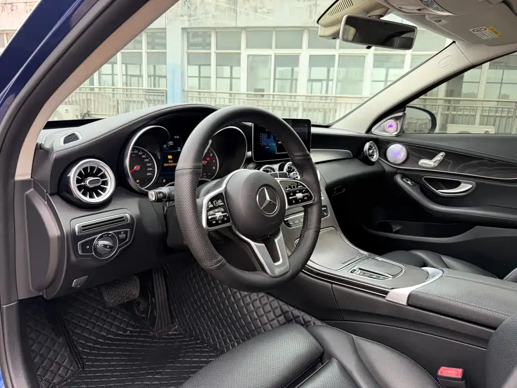 Mercedes-Benz C-Class 2019 — фото 14