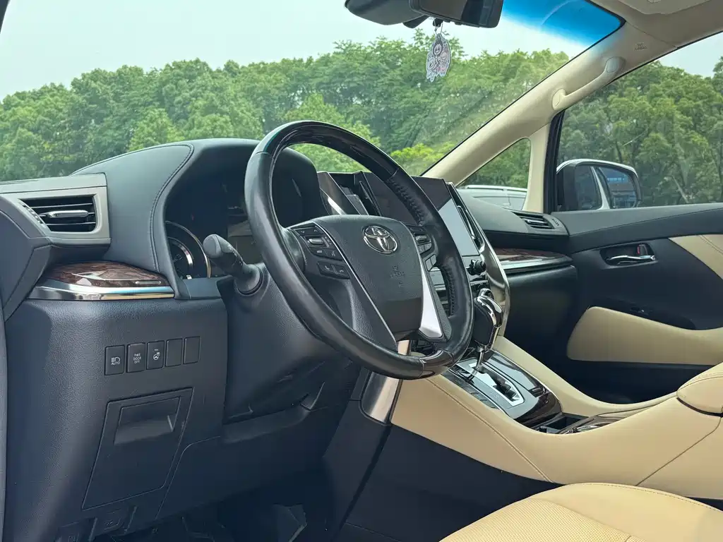 Toyota Alphard 2021 — фото 9