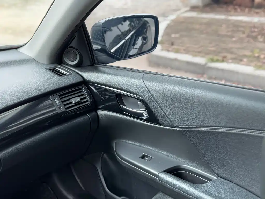 Honda Accord 2017 — фото 9