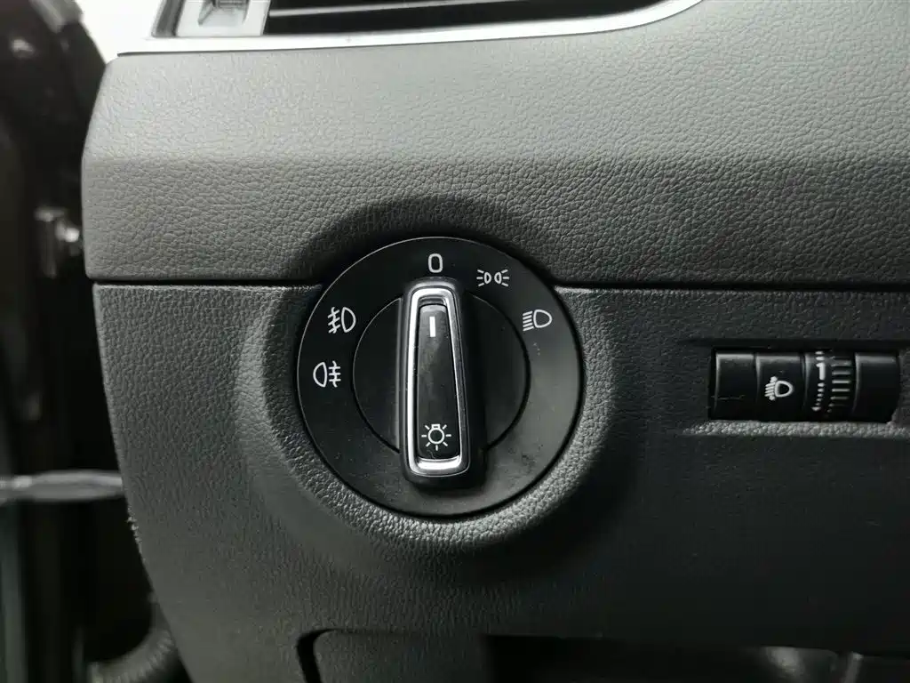 Skoda Octavia 2017 — фото 21