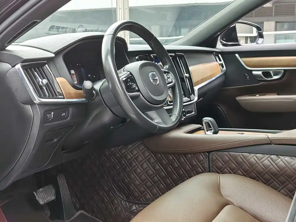 Volvo S90 2022 — фото 10
