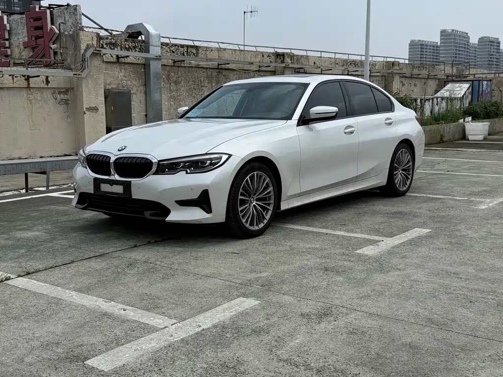 BMW 3 Series 2021 — фото 1