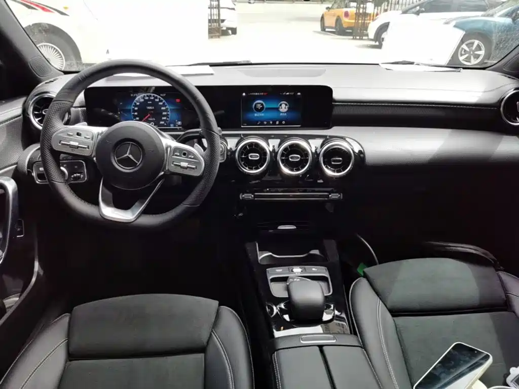 Mercedes-Benz A-Class 2019 — фото 10