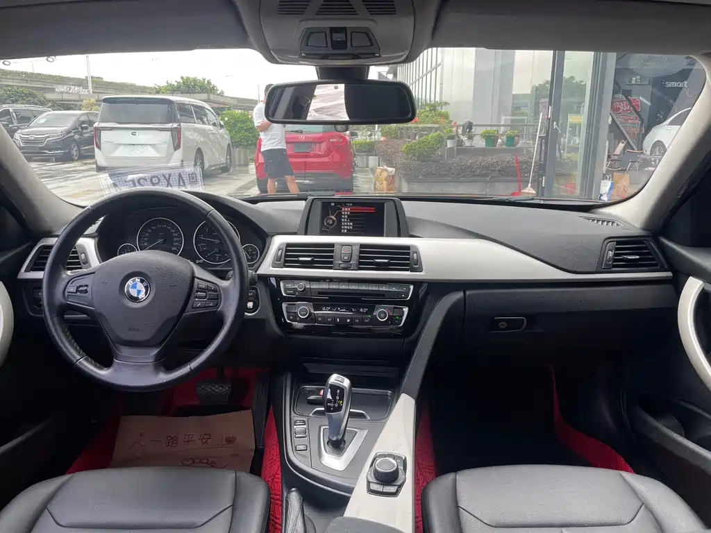 BMW 3 Series 2017 — фото 10