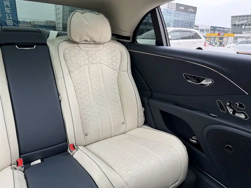 Bentley Flying Spur PHEV 2025 — фото 33