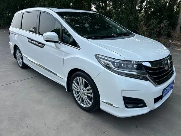 Honda Elysion 2016