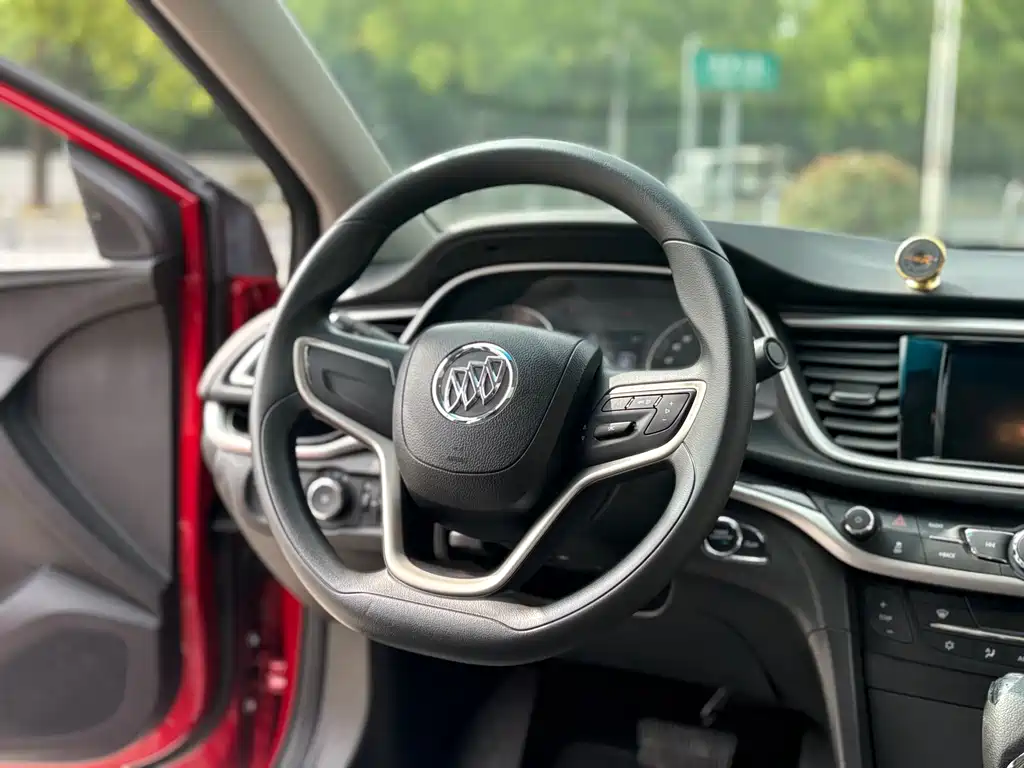 Buick Excelle 2015 — фото 12