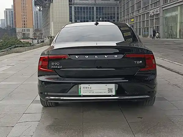 Volvo S90 Plug-In Hybrid 2024