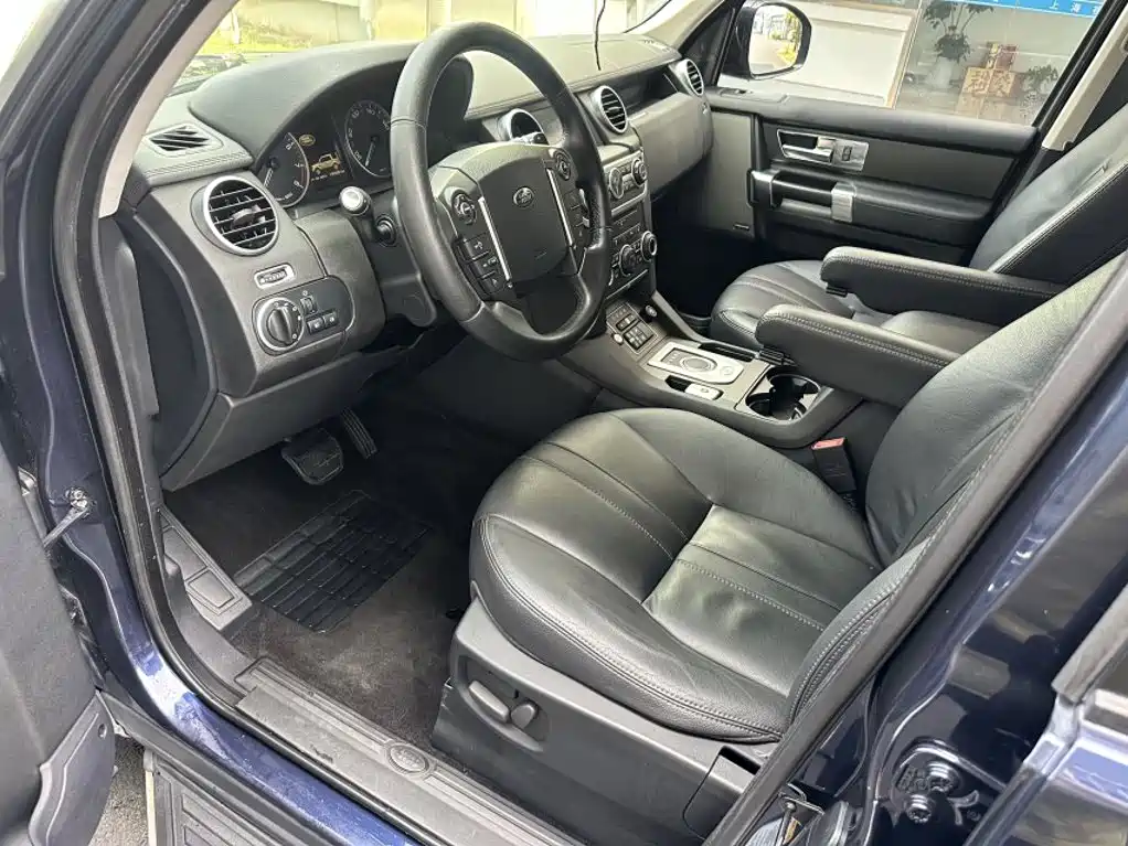 Land Rover Discovery 2017 — фото 21