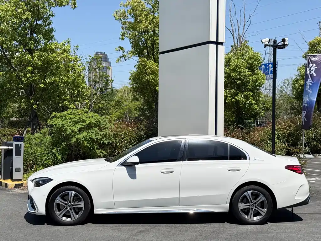 Mercedes-Benz C-Class 2021