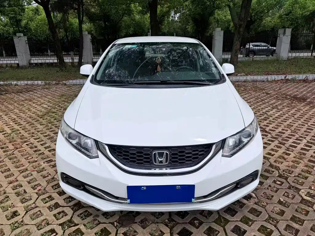 Honda Civic 2015 — фото 2