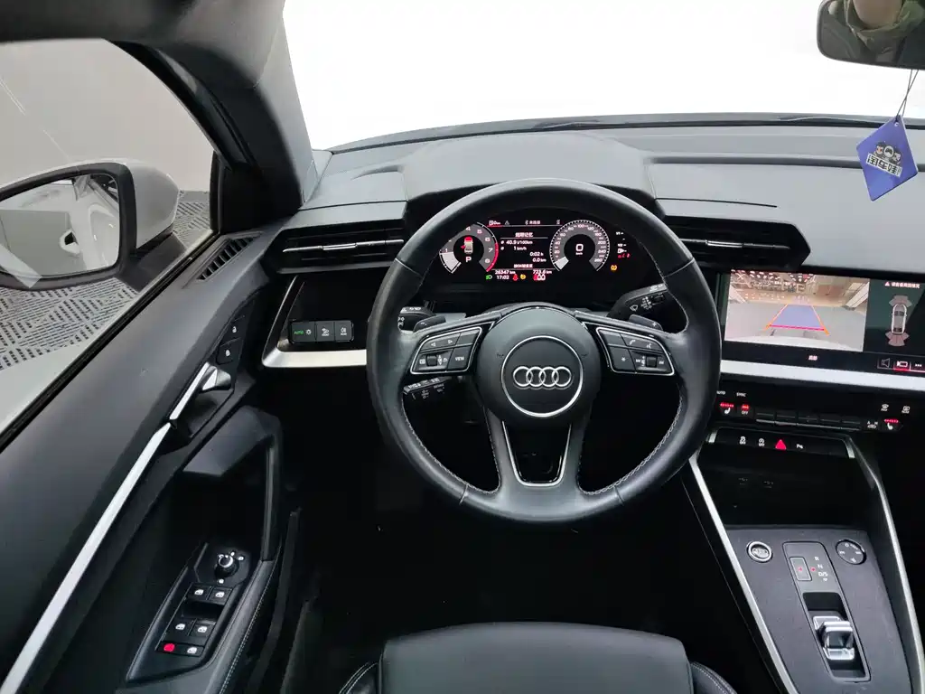 Audi A3 2023 — фото 13