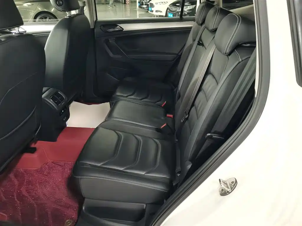Volkswagen Tiguan L 2018 — фото 13