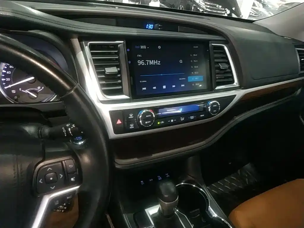 Toyota Highlander 2021 — фото 13